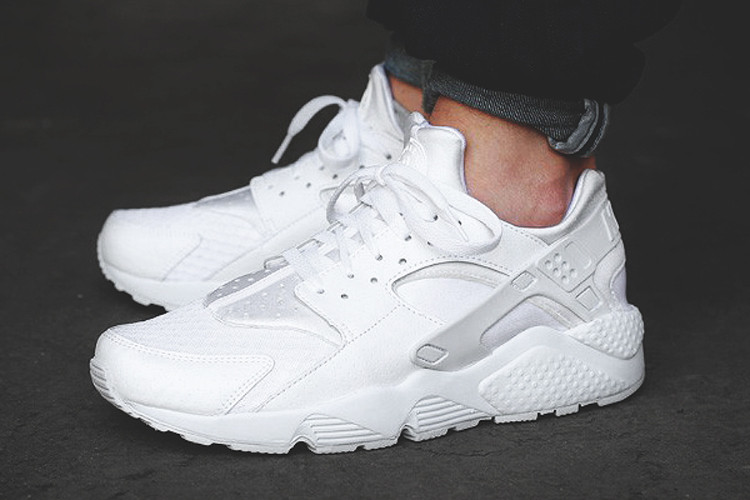 nike-air-huarache-white-restock-1-750x500